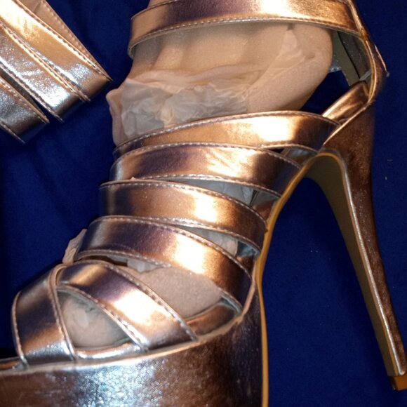 Yoki Women’s THE ONE IN CHARGE  Gladiator Platform Heels, Silver ( BRAND NEW !!! - Picture 6 of 12